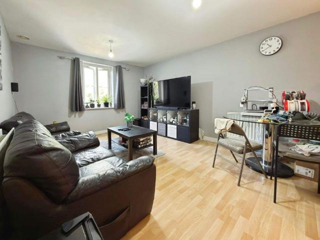 Brunel Crescent, Swindon, Swindon, SN2