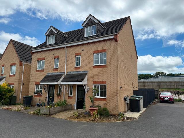Brunel Drive, Biggleswade SG18, 4 bed semi detached house to rent, £1,950 pcm | PrimeLocation