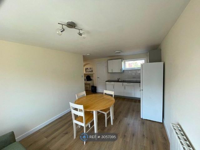 Brunel House, London NW10, 2 bed flat to rent, £2,500 pcm | PrimeLocation