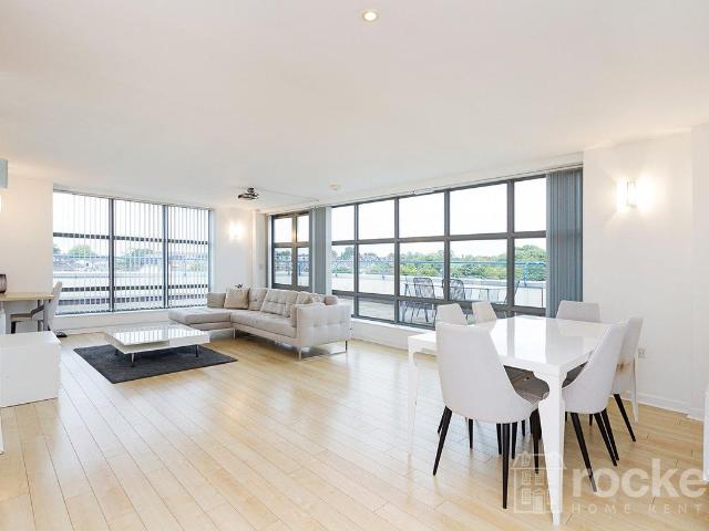 Brunswick Court, Brunswick Street, Newcastle Under Lyme, Staffordshire ST5, 2 bed flat to rent, £1,495 pcm | PrimeLocation