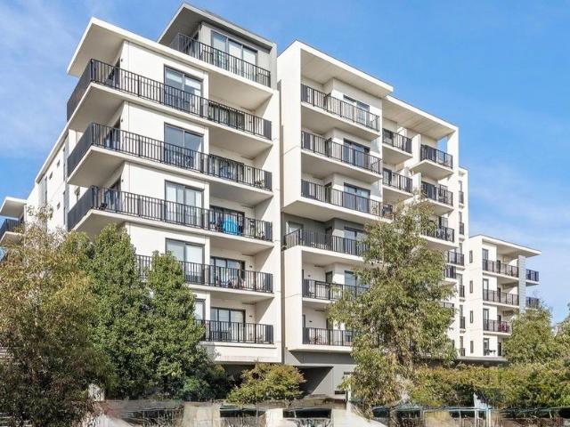 Brunswick Beauty with Light, Space & Views