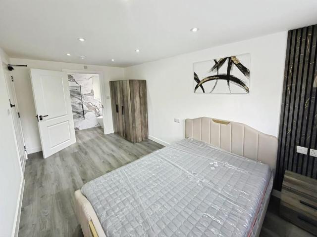 Brunswick, Bracknell RG12, 1 bed semi detached house to rent, £900 pcm | PrimeLocation