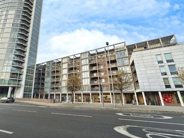 Brunswick House, Queen Street. 2 bed flat to rent £1,250 pcm £288 pw