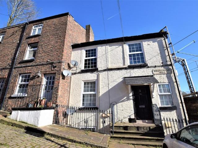 Brunswick Hill, Macclesfield 2 bed apartment to rent £850 pcm £196 pw