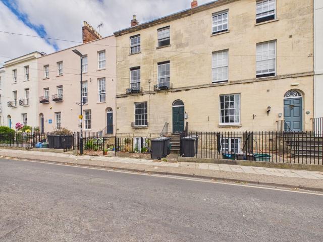 Brunswick Square, Gloucester, Gloucestershire GL1, 2 bed flat to rent, £995 pcm | PrimeLocation