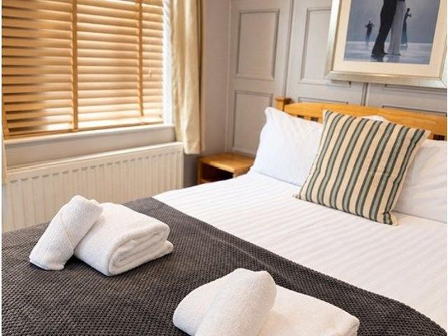 Brunswick Square, Hove BN3, Studio to rent, £925 pcm | PrimeLocation