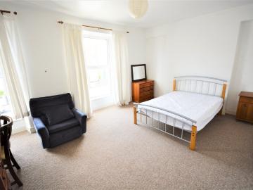 Brunswick Street, Brynmill, Swansea SA1 4JP StudentDigz Ltd