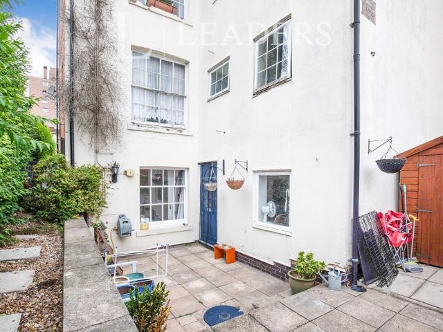 Brunswick Street, CV31 2 bed flat to rent £1,200 pcm £277 pw