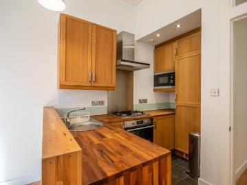 Brunswick Street, Edinburgh EH7, 2 bed flat to rent, £1,350 pcm | PrimeLocation