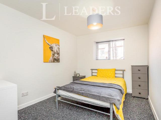 Brunswick Street, Stoke On Trent. 1 bed terraced house to rent £450 pcm £104 pw