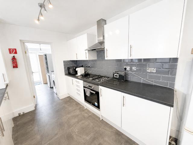 Brunswick Street, Walthamstow E17, 5 bed shared accommodation to rent, £3,600 pcm | PrimeLocation