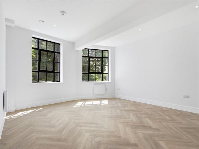 Brunswick Park Road, London N11, 2 bed flat to rent, £1,900 pcm | PrimeLocation