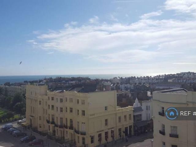 Brunswick Place, Hove, BN3 2 bed flat to rent £1,750 pcm £404 pw