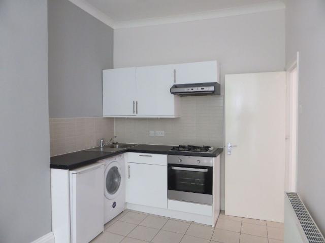 Brunswick Road, Hove BN3, 2 bed flat to rent, £1,550 pcm | PrimeLocation