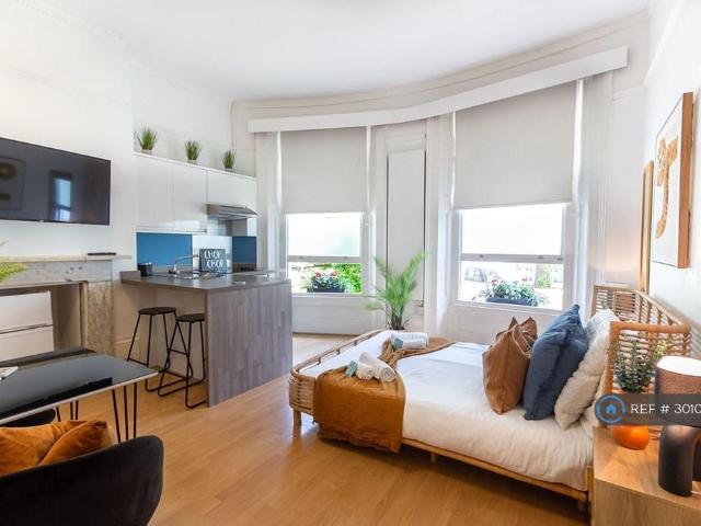 Brunswick Road, Hove, BN3 Studio to rent £1,200 pcm £277 pw