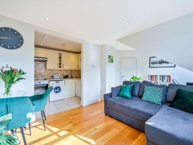 Brunswick Road, Kingston, Kingston Upon Thames KT2, 1 bed flat to rent, £1,700 pcm | PrimeLocation