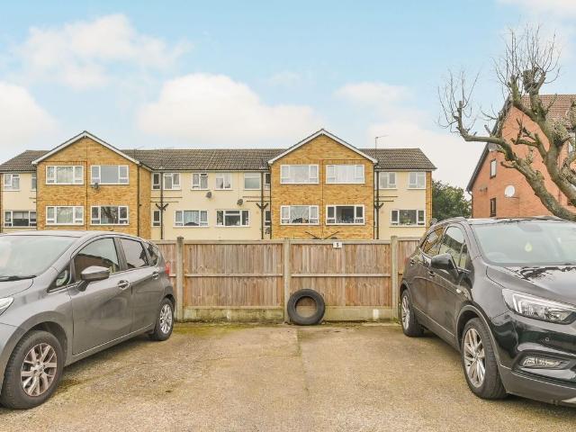 Brunswick Road, Sutton SM1, 2 bed maisonette to rent, £1,800 pcm | PrimeLocation