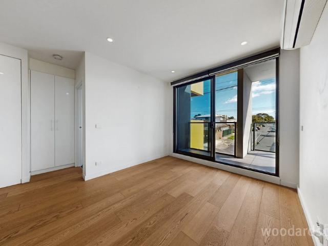 Brunswick West Living, Inside and Out