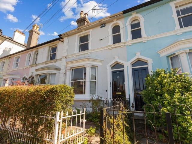 Brunswick Terrace, Mount Sion, Tunbridge Wells, Kent TN1, 3 bed terraced house to rent, £2,500 pcm | PrimeLocation