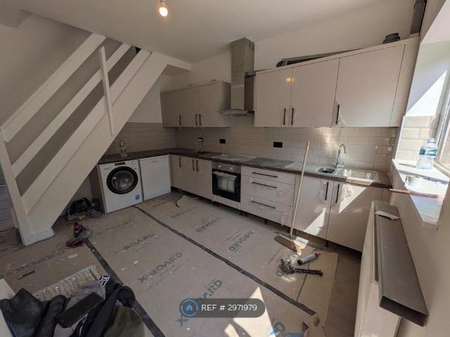 Brunt St, Manchester M14, 2 bed terraced house to rent, £1,350 pcm | PrimeLocation