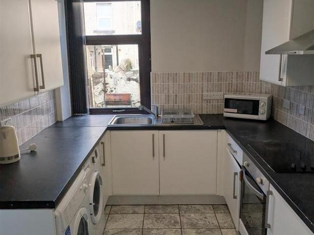 Brunton Road, Lancaster LA1 4 bed private hall to rent £693 pcm £160 pw