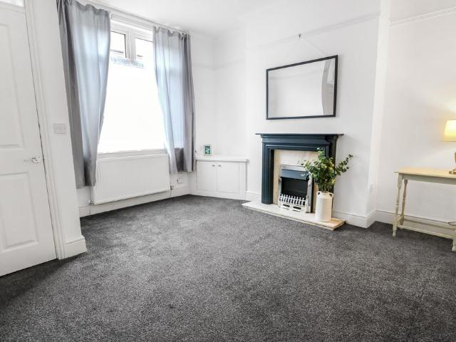 Brunton Street, Darlington DL1 2 bed terraced house to rent £650 pcm £150 pw
