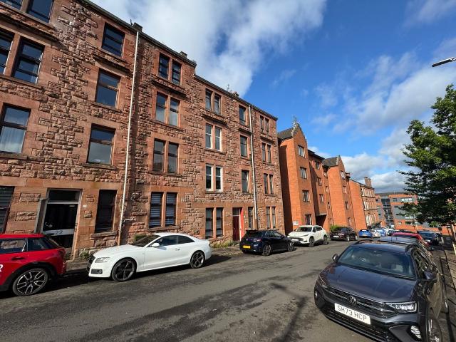 Brunton Street, Glasgow, Glasgow City G44, 2 bed flat to rent, £950 pcm | PrimeLocation