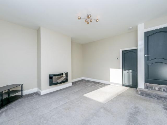 BRUNTCLIFFE LANE MORLEY LEEDS
