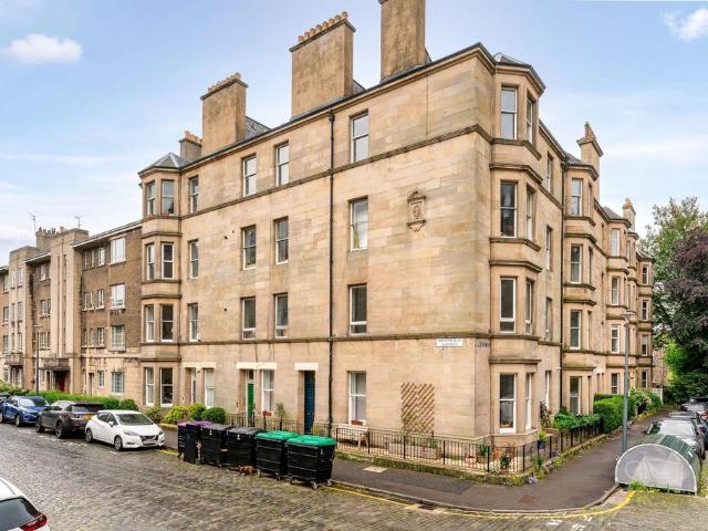 Bruntsfield Gardens, Midlothian EH10 3 bed apartment to rent £2,750 pcm £635 pw