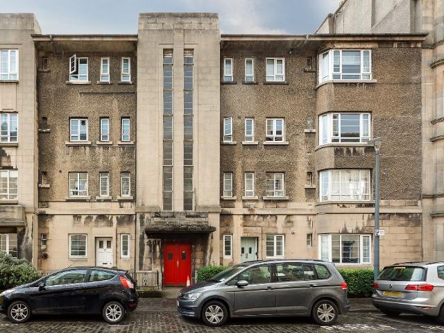 Bruntsfield Gardens, Bruntsfield, Edinburgh EH10, 3 bed flat to rent, £2,300 pcm | PrimeLocation