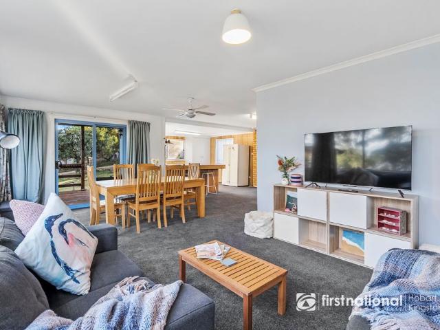 Bruny Gem with Water Views