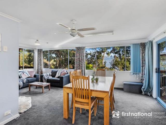 Bruny Gem with Water Views