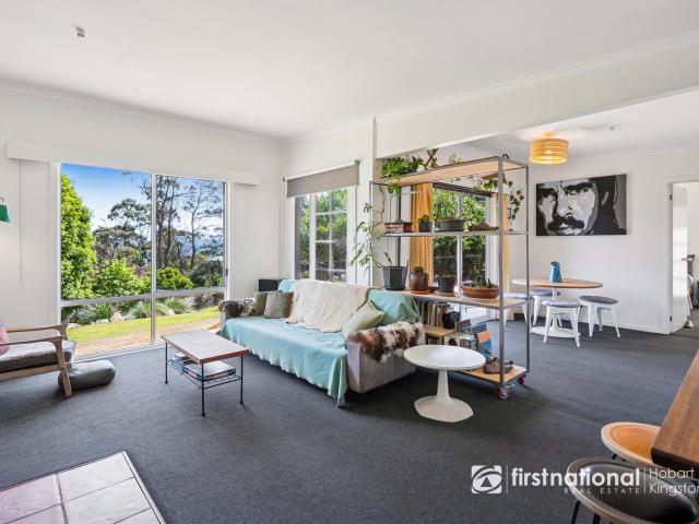 Bruny Island Beach Retreat Space, Serenity & Tranquil Channel Views!