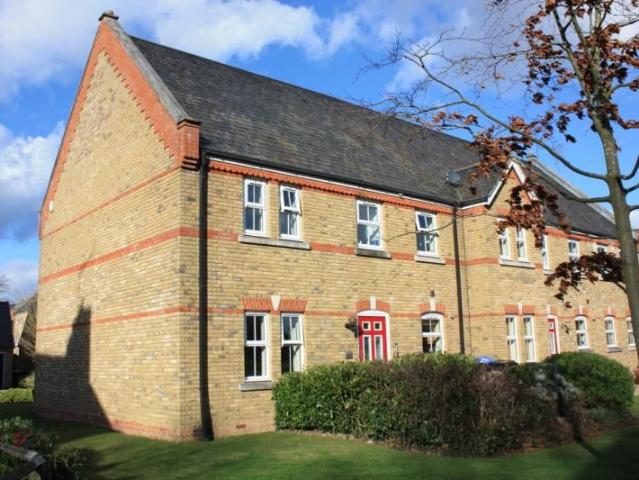 Knaphill, Woking GU21, 2 bed end terrace house to rent, £1,550 pcm | PrimeLocation