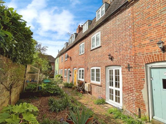 Bryanston Street, Blandford Forum. 2 bed terraced house to rent £1,150 pcm £265 pw