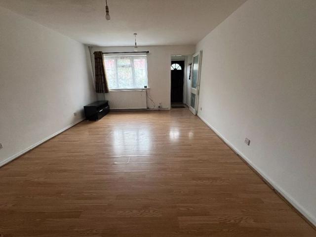 Bryant Close, Barnet EN5, 2 bed property to rent, £1,750 pcm | PrimeLocation