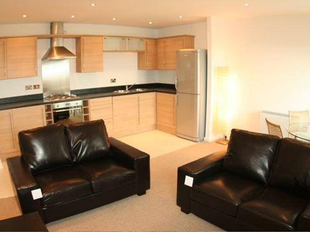 Bryers Court, Warrington, WA2 2 bed apartment to rent £875 pcm £202 pw