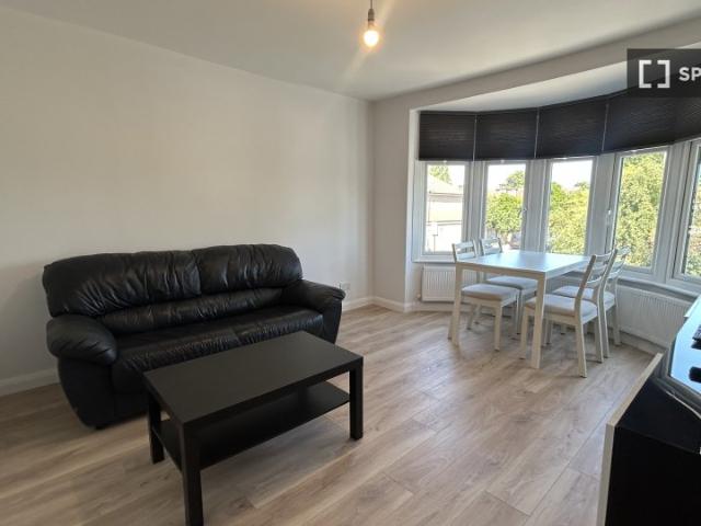 Bryn Y Mawr Road, London, EN1 3SJ, United Kingdom | 3 bed apartment for rent #172761716 | Rentberry