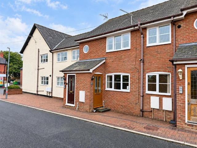 Bryn Y Pys Court, Overton. 2 bed apartment to rent £700 pcm £162 pw