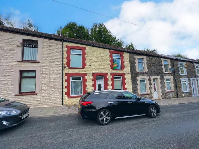 Brynbedw Road, FERNDALE, CF43 2 bed terraced house to rent £750 pcm £173 pw