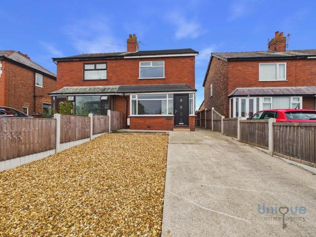 Bryning Lane, Newton, Lancashire, PR4 2 bed semi detached house to rent £900 pcm £208 pw