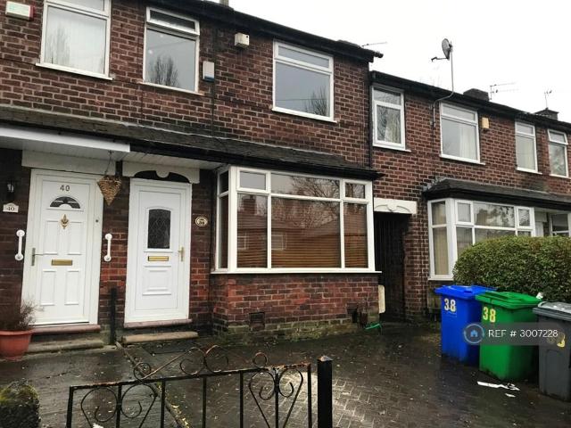 Brynorme Road, Manchester, M8 2 bed semi detached house to rent £1,100 pcm £254 pw