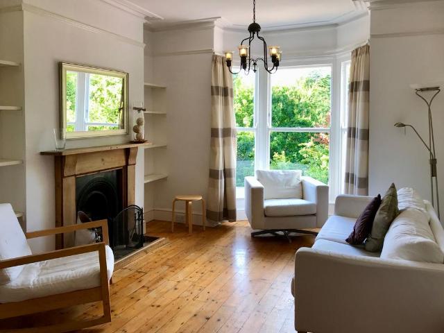 Brynmill Terrace, Brynmill, SA2 2 bed terraced house to rent £1,200 pcm £277 pw