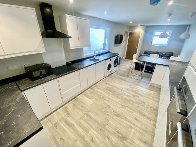 Brynymor Road, Brynmill, Swansea 4 bed house to rent £1,800 pcm £415 pw