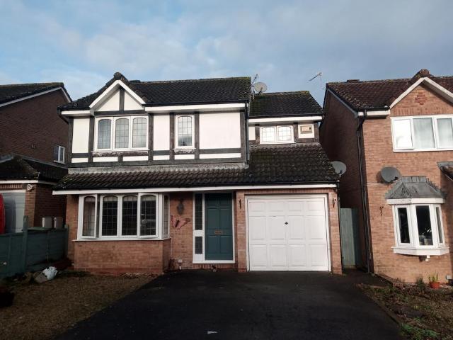 Bryony Gardens, Gillingham SP8 4 bed detached house to rent £1,685 pcm £389 pw