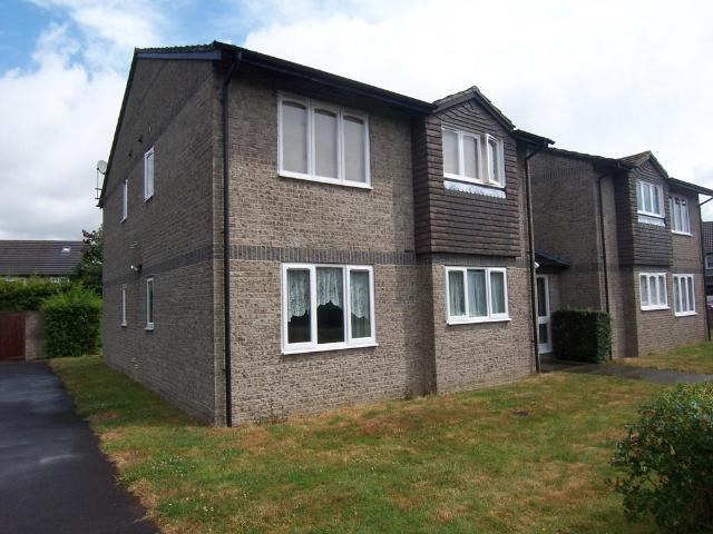 Bryony Gardens, Horton Heath. 1 bed flat to rent £875 pcm £202 pw