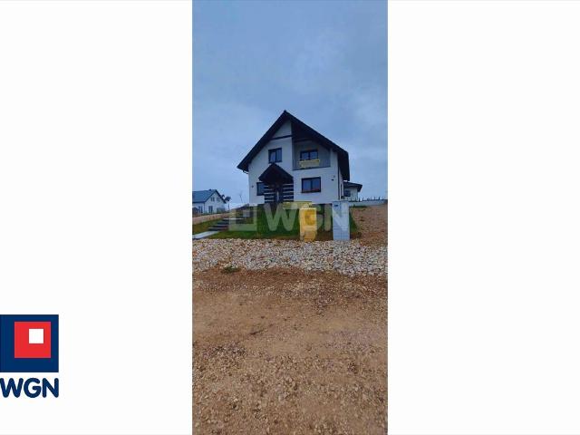 Dom w Brzezinach 144 m2, ogrzewanie gazowe, taras