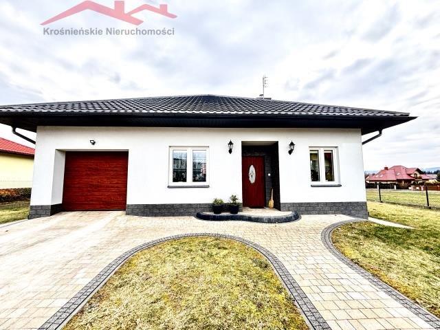 Nowoczesny dom 129m2 z kominkiem i garażem
