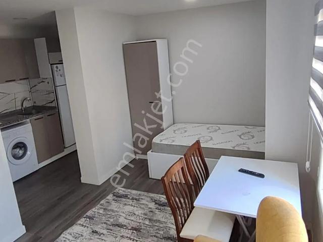 Btü Yani 1+0 Eşyalı Kiralık Elektrik Su Aboneliği Yok Cadde Üzeri Zemin Kat