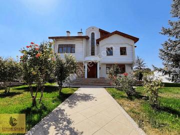 Bu İhtişamlı 2000 M2 Arsa Üzerinde Konumu Harika Emsali Olmayan